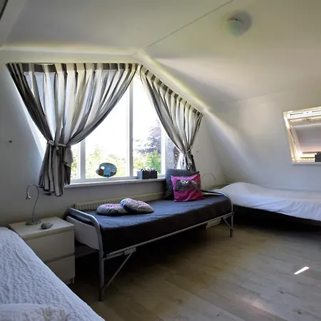 Prázdninový dům Near & Sauna *