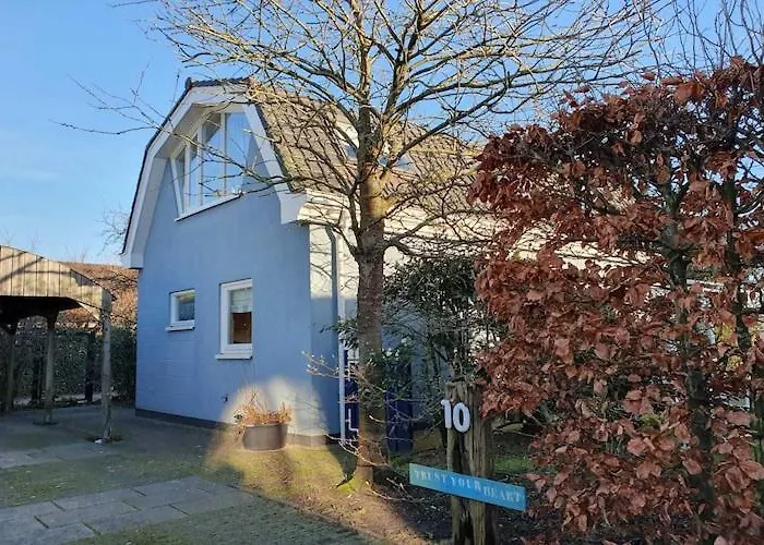 Near & Sauna 펜션 *